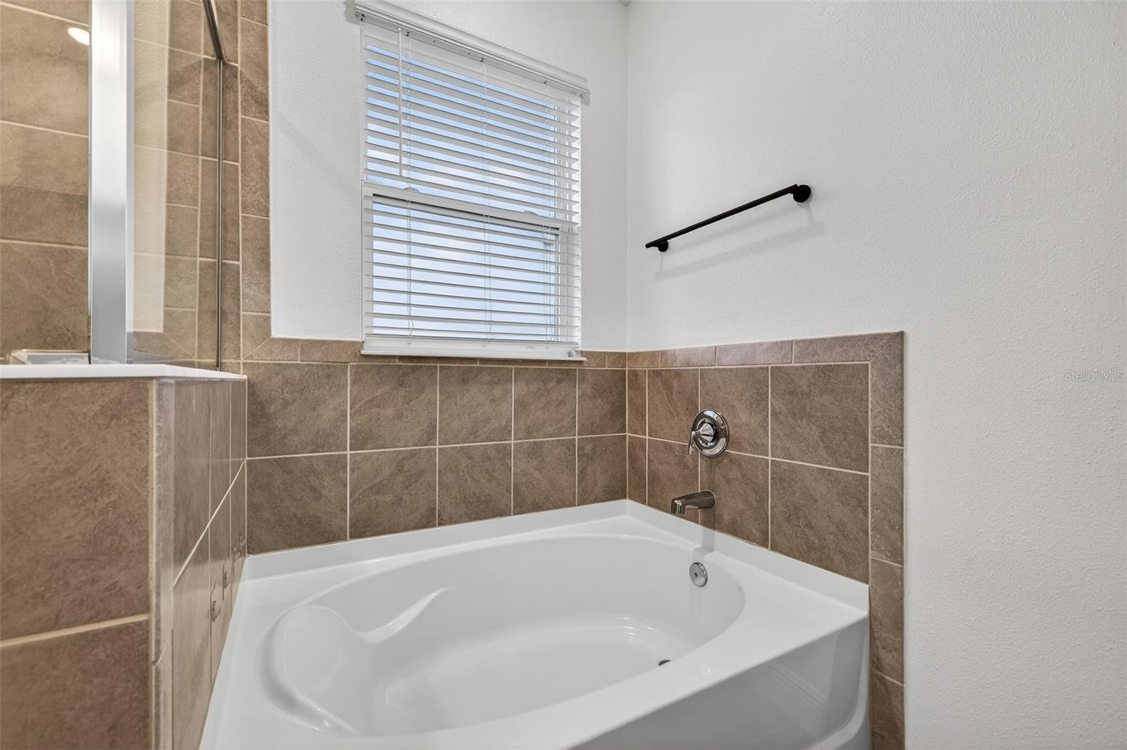 CORNERGATE SUB - Residential