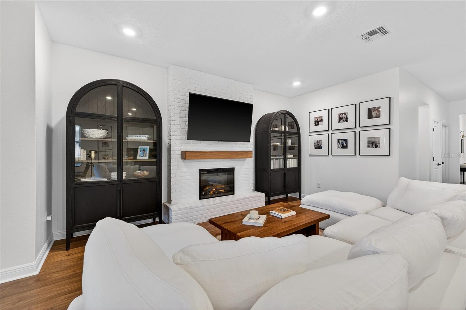 CORNERGATE SUB - Residential