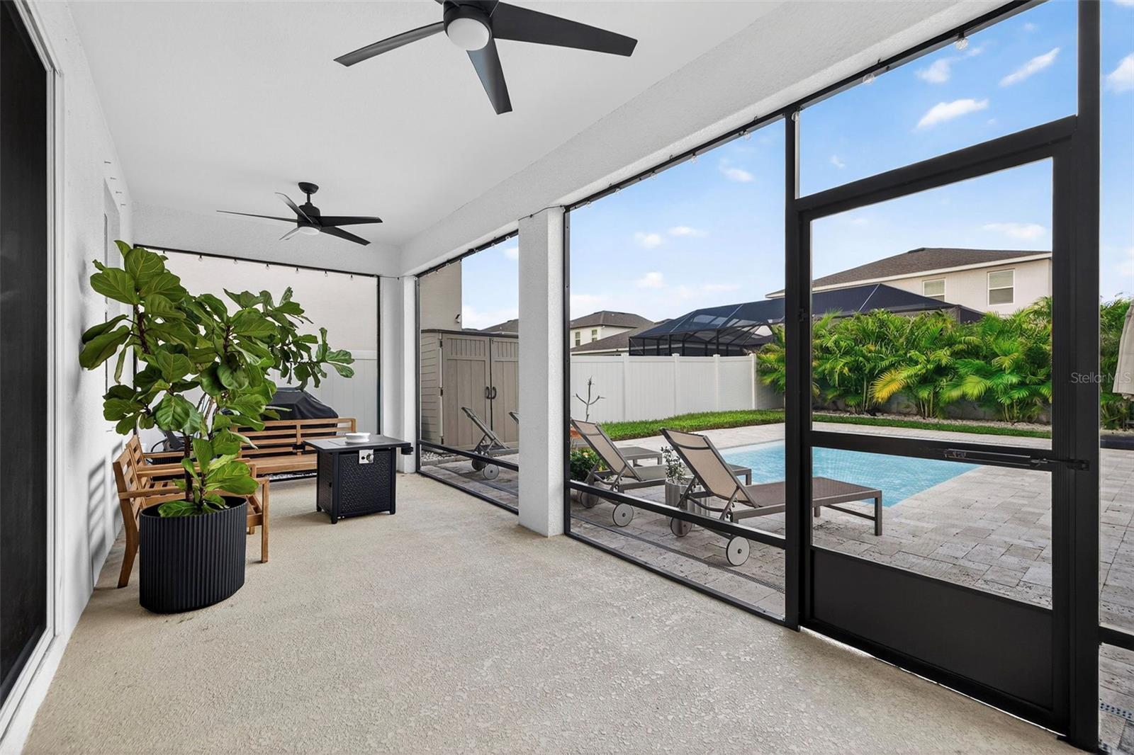 CORNERGATE SUB - Residential