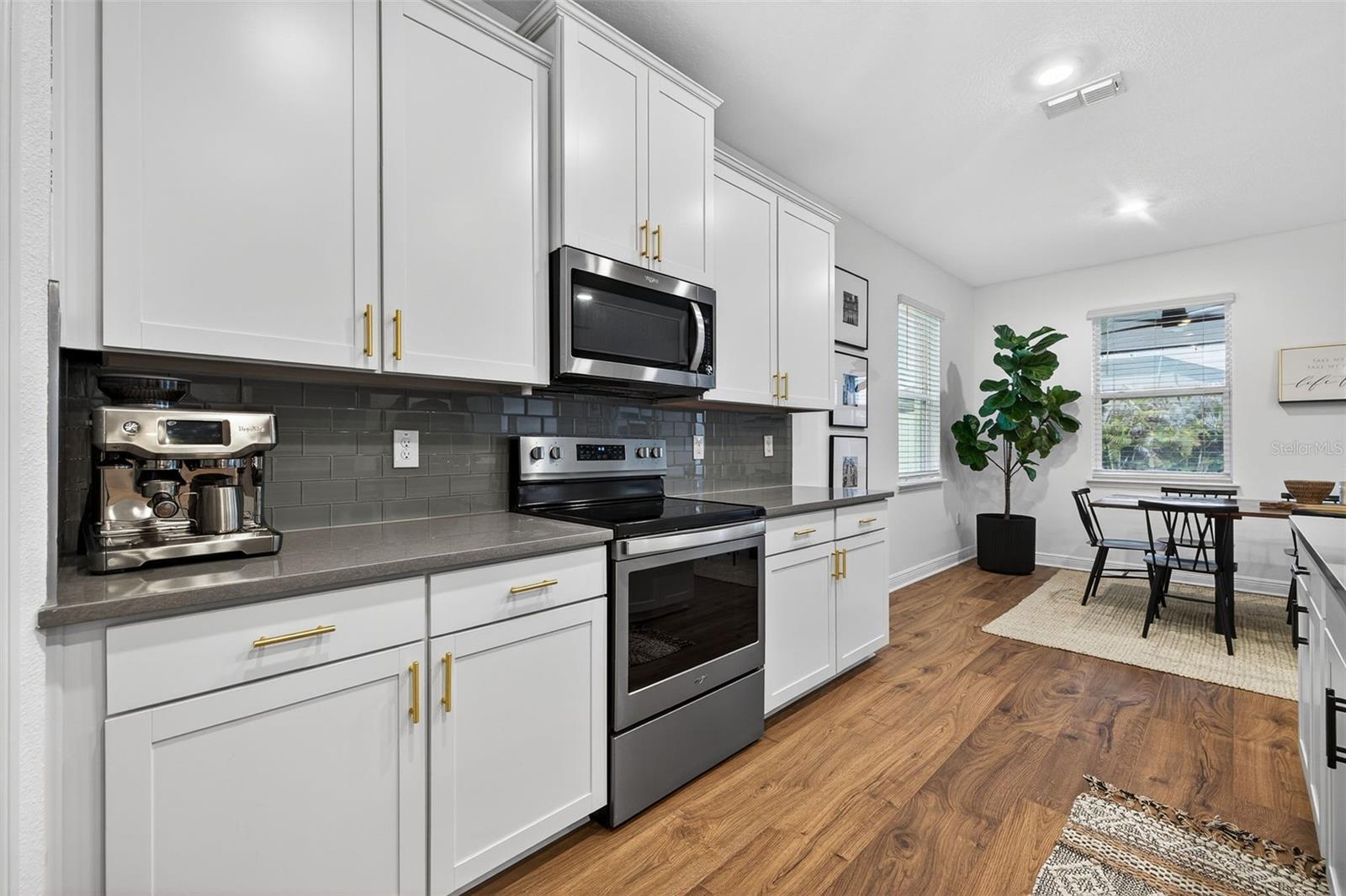 CORNERGATE SUB - Residential