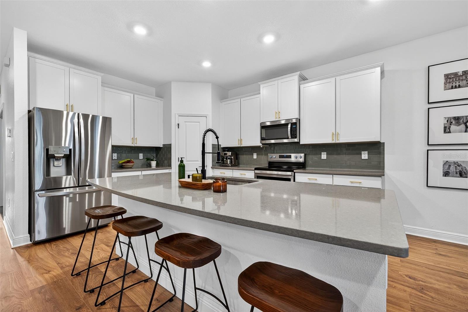 CORNERGATE SUB - Residential