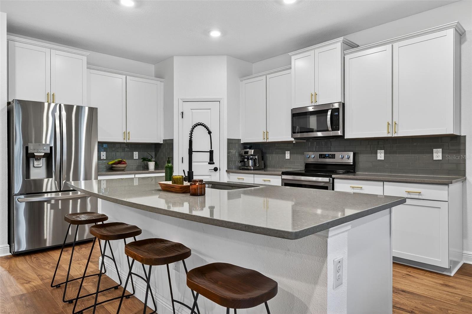 CORNERGATE SUB - Residential