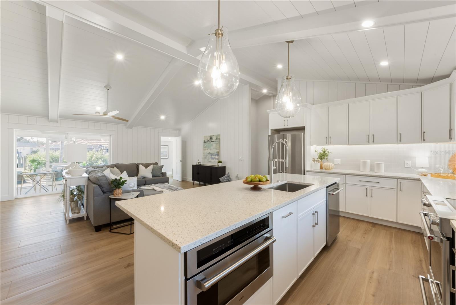 REPLAT OF BONAIRE BAYOU - Residential