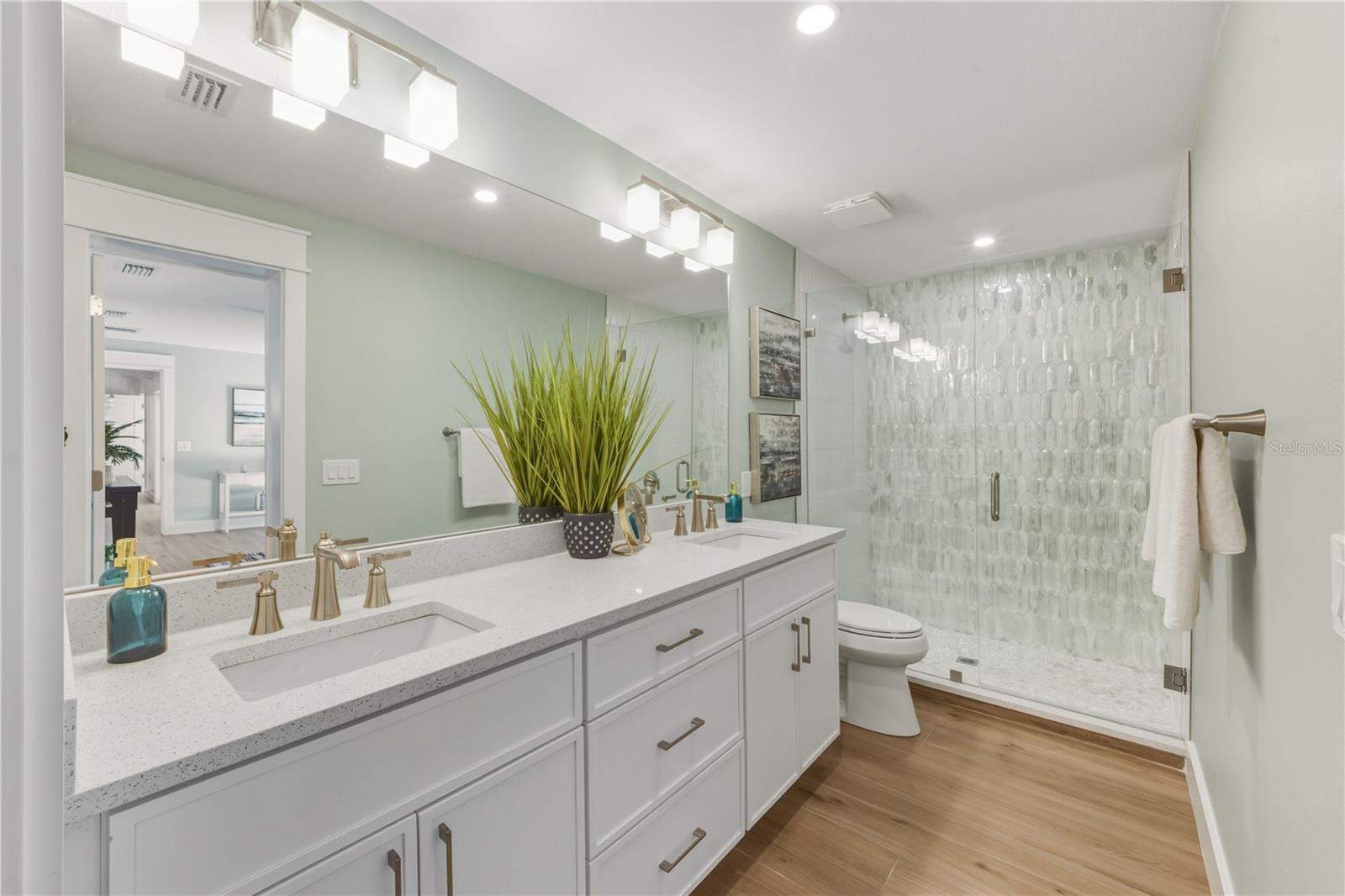 REPLAT OF BONAIRE BAYOU - Residential