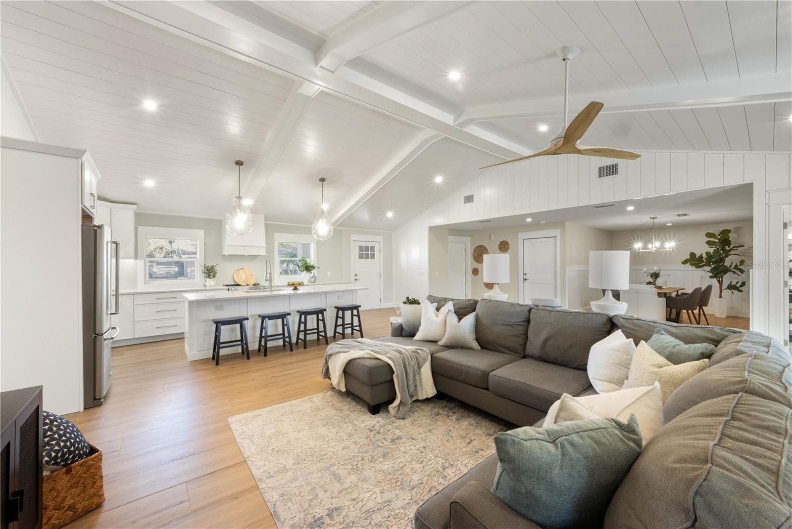 REPLAT OF BONAIRE BAYOU - Residential