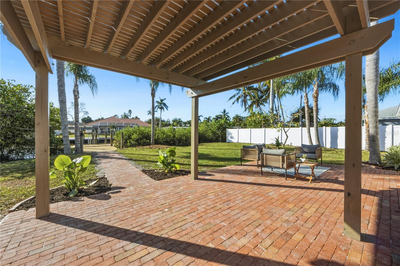 REPLAT OF BONAIRE BAYOU - Residential