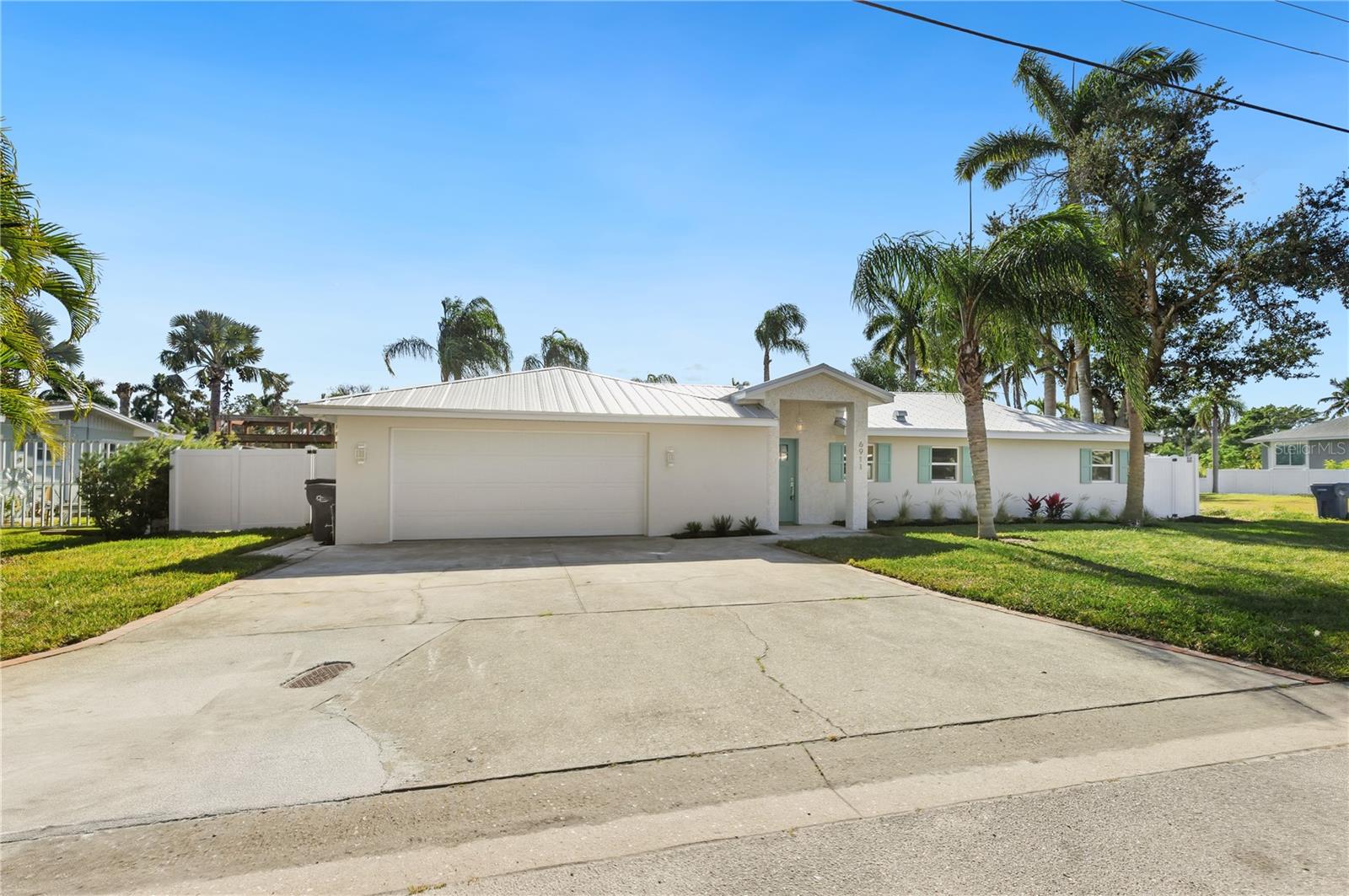 REPLAT OF BONAIRE BAYOU - Residential