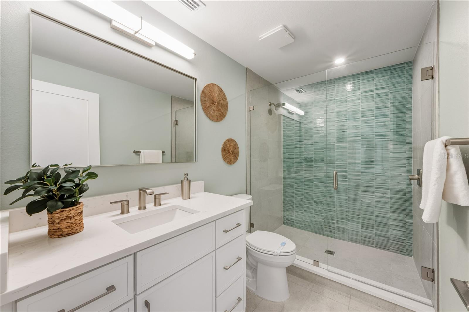 REPLAT OF BONAIRE BAYOU - Residential