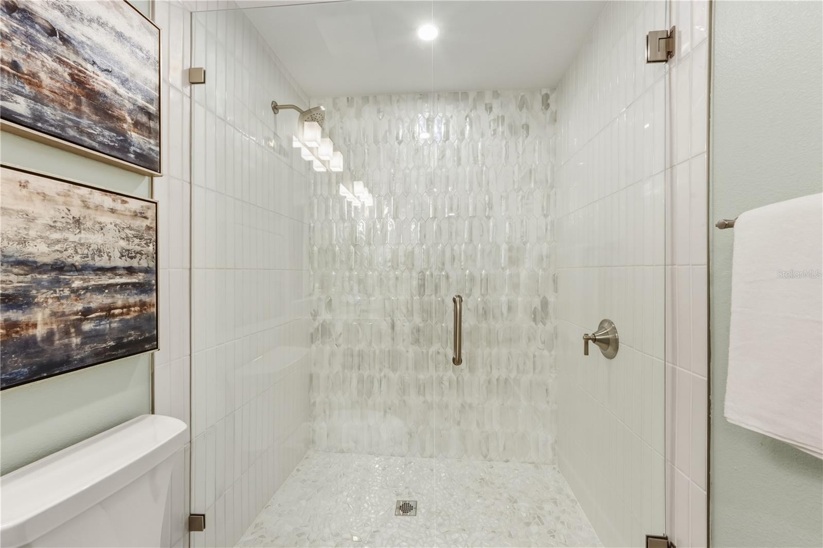 REPLAT OF BONAIRE BAYOU - Residential