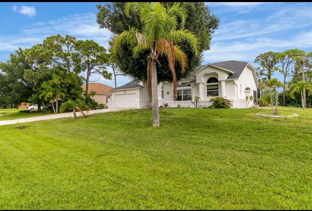 Photo of 1040 Bay Harbor Drive, Englewood, FL 34224 (MLS # C7512264)
