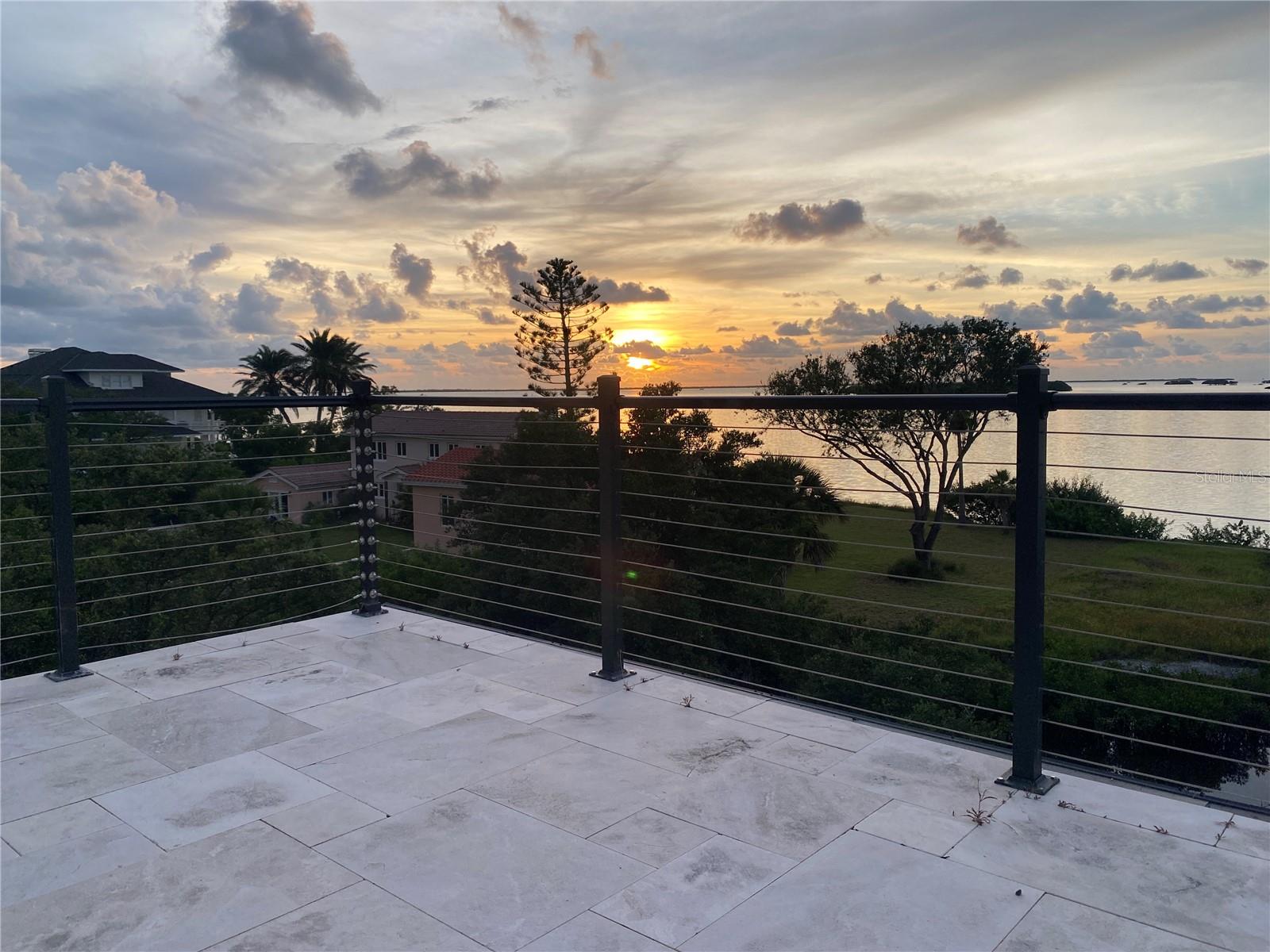 SEA BREEZE ISLAND - Residential