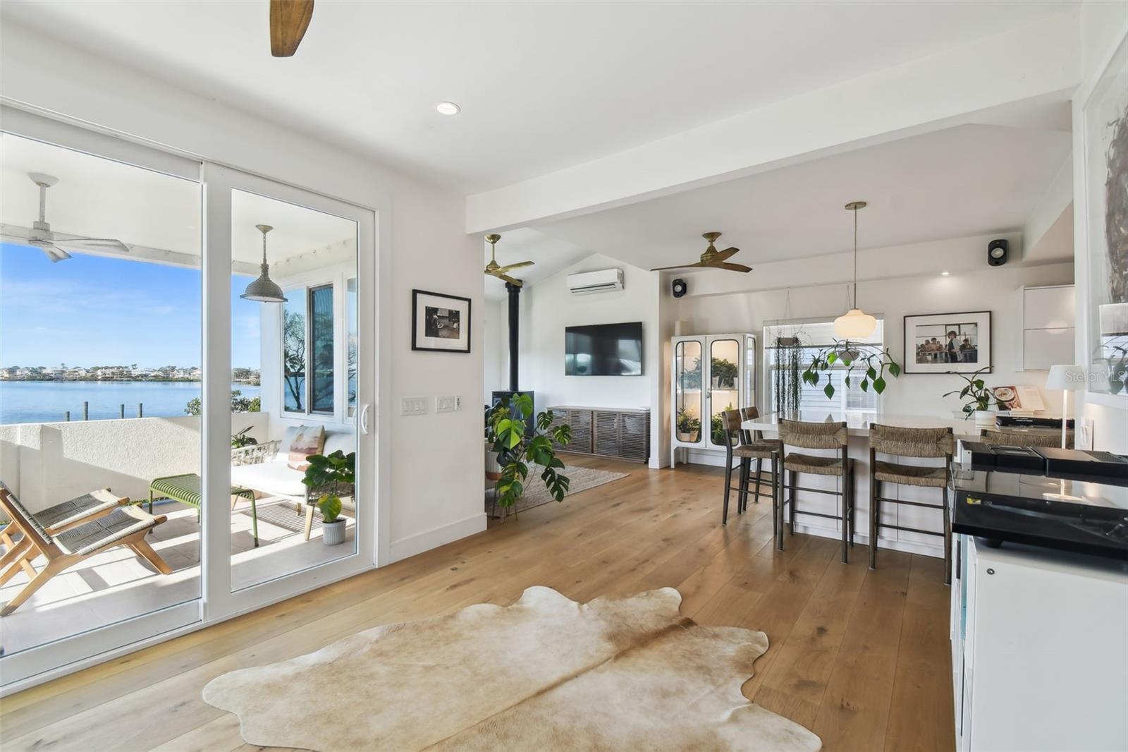 SEA BREEZE ISLAND - Residential