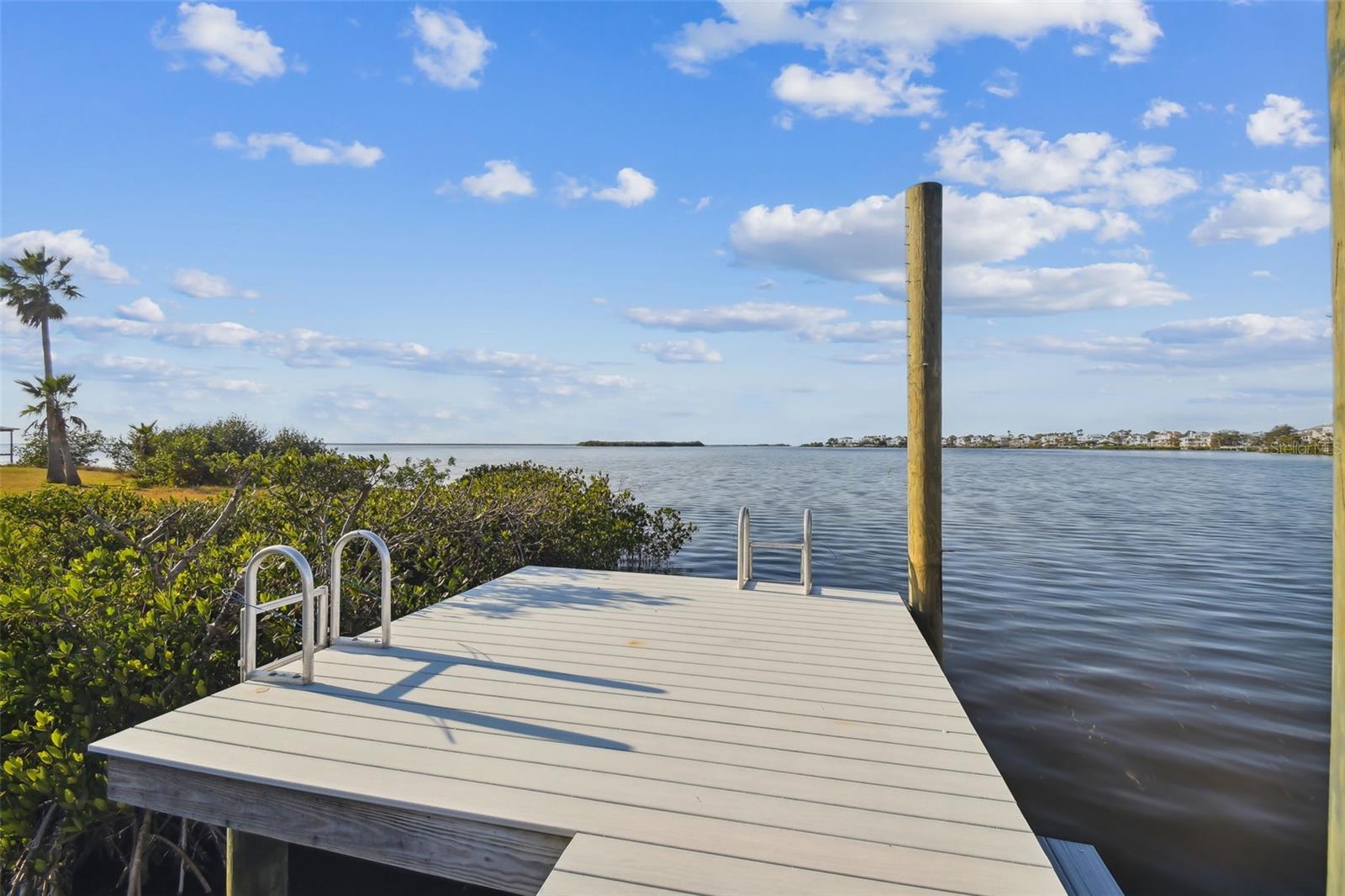 SEA BREEZE ISLAND - Residential