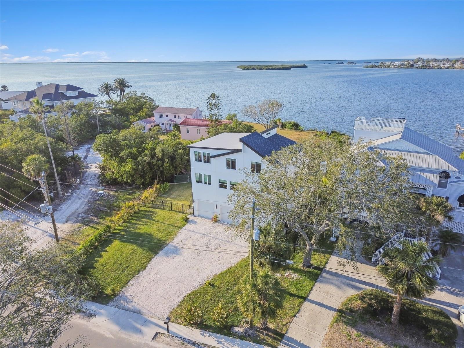 SEA BREEZE ISLAND - Residential