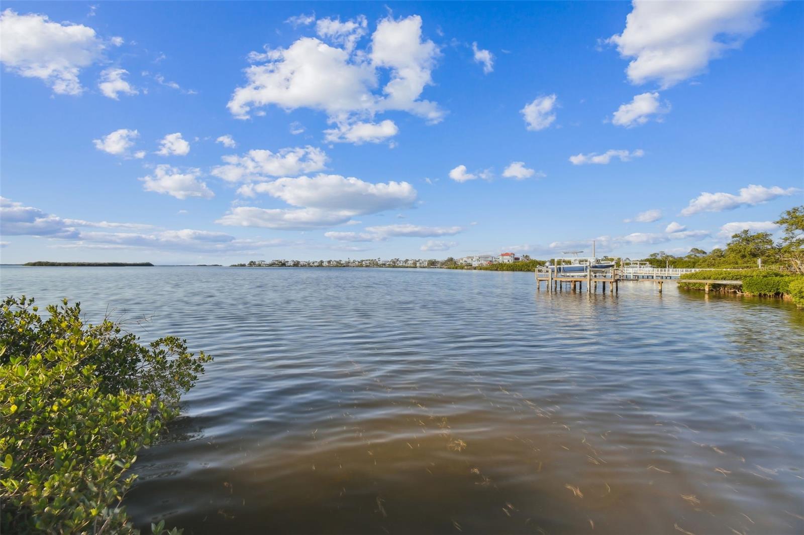 SEA BREEZE ISLAND - Residential