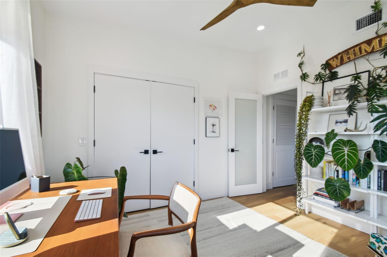 SEA BREEZE ISLAND - Residential