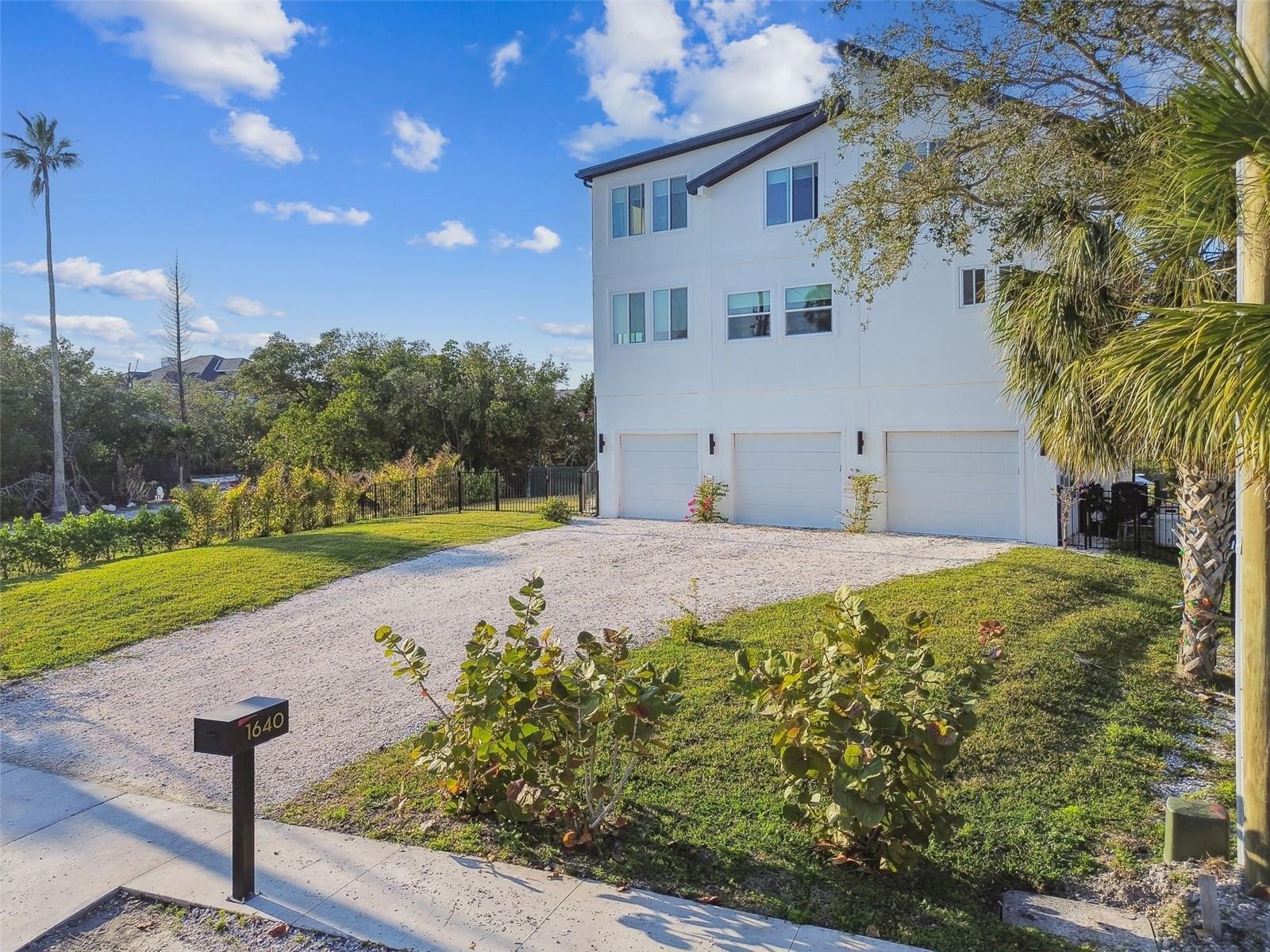 SEA BREEZE ISLAND - Residential