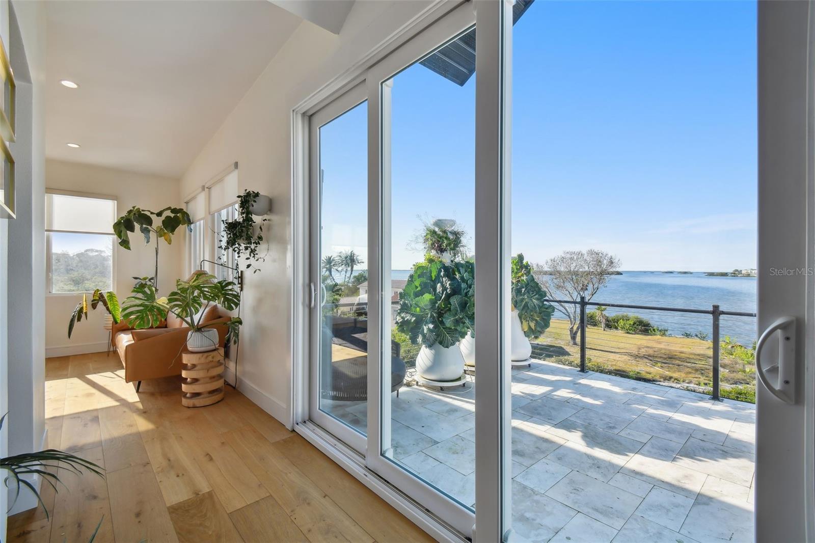 SEA BREEZE ISLAND - Residential