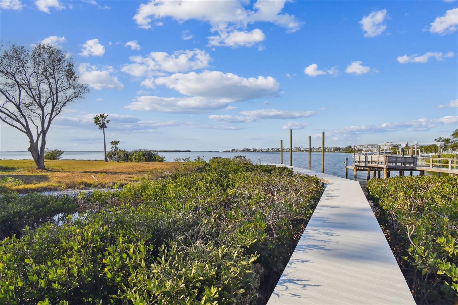 SEA BREEZE ISLAND - Residential