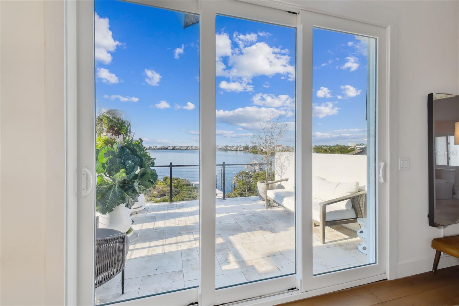 SEA BREEZE ISLAND - Residential