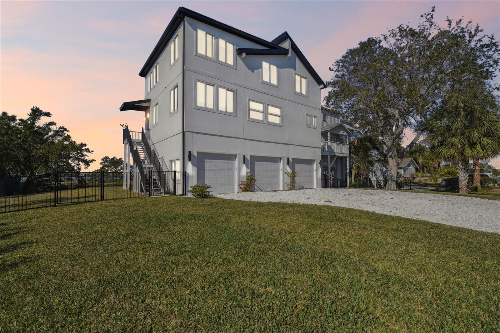 SEA BREEZE ISLAND - Residential