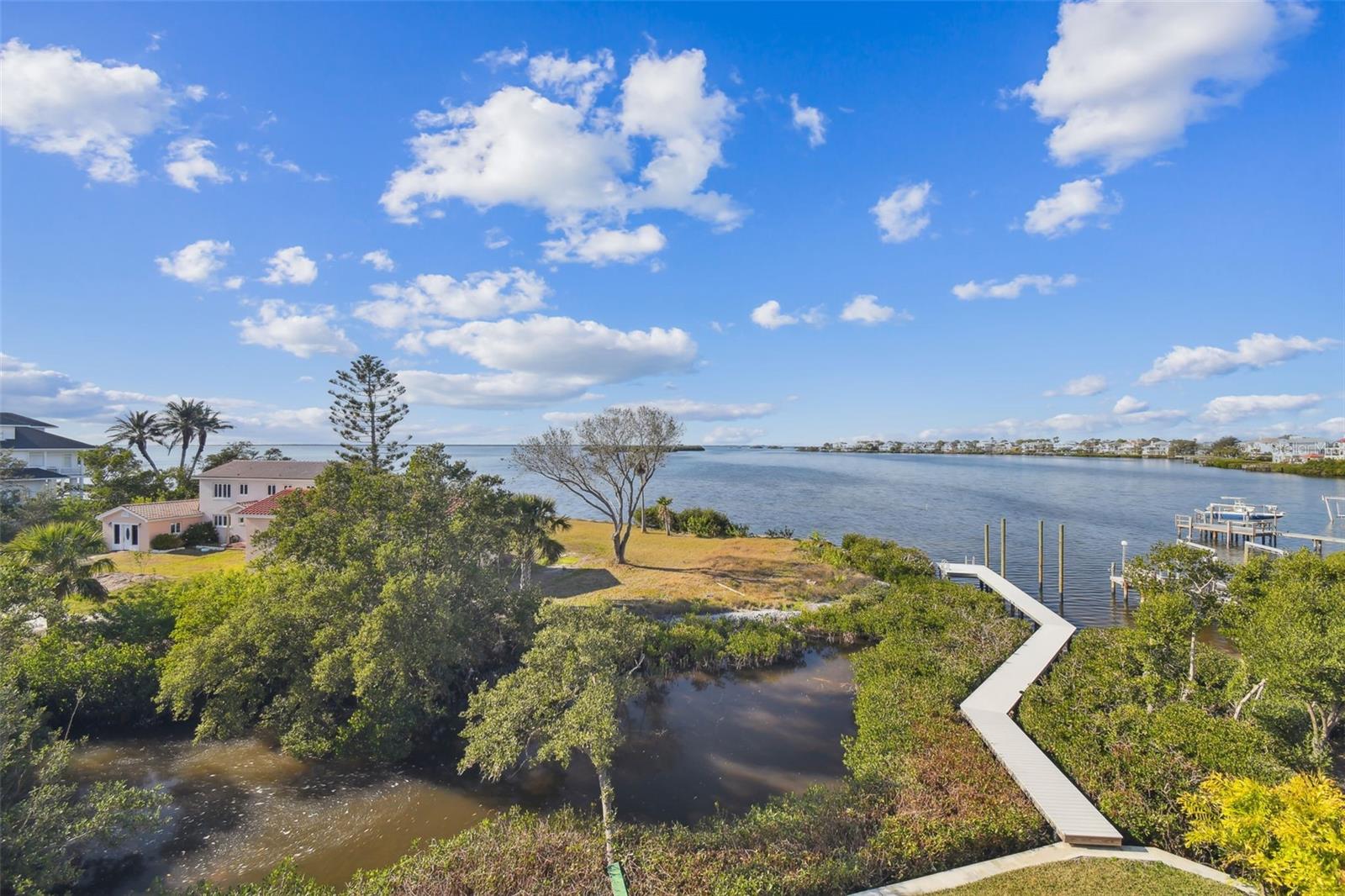 SEA BREEZE ISLAND - Residential