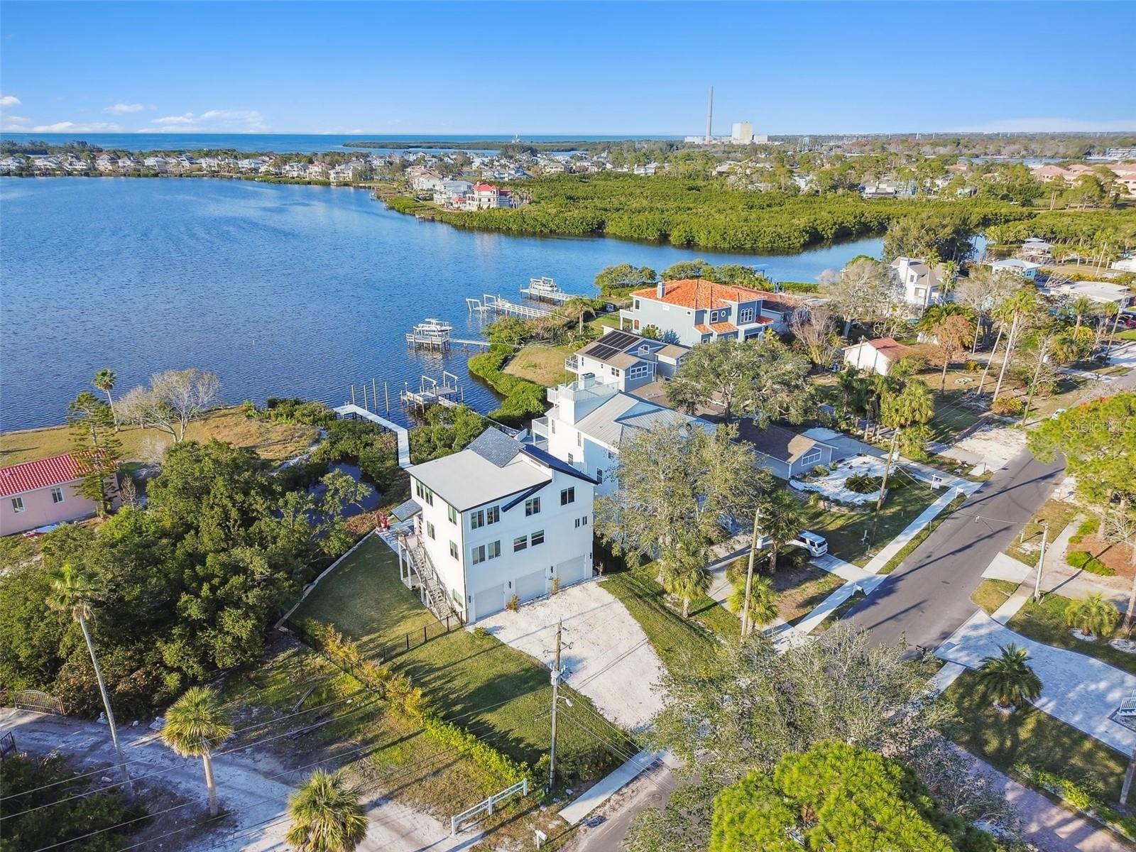 SEA BREEZE ISLAND - Residential