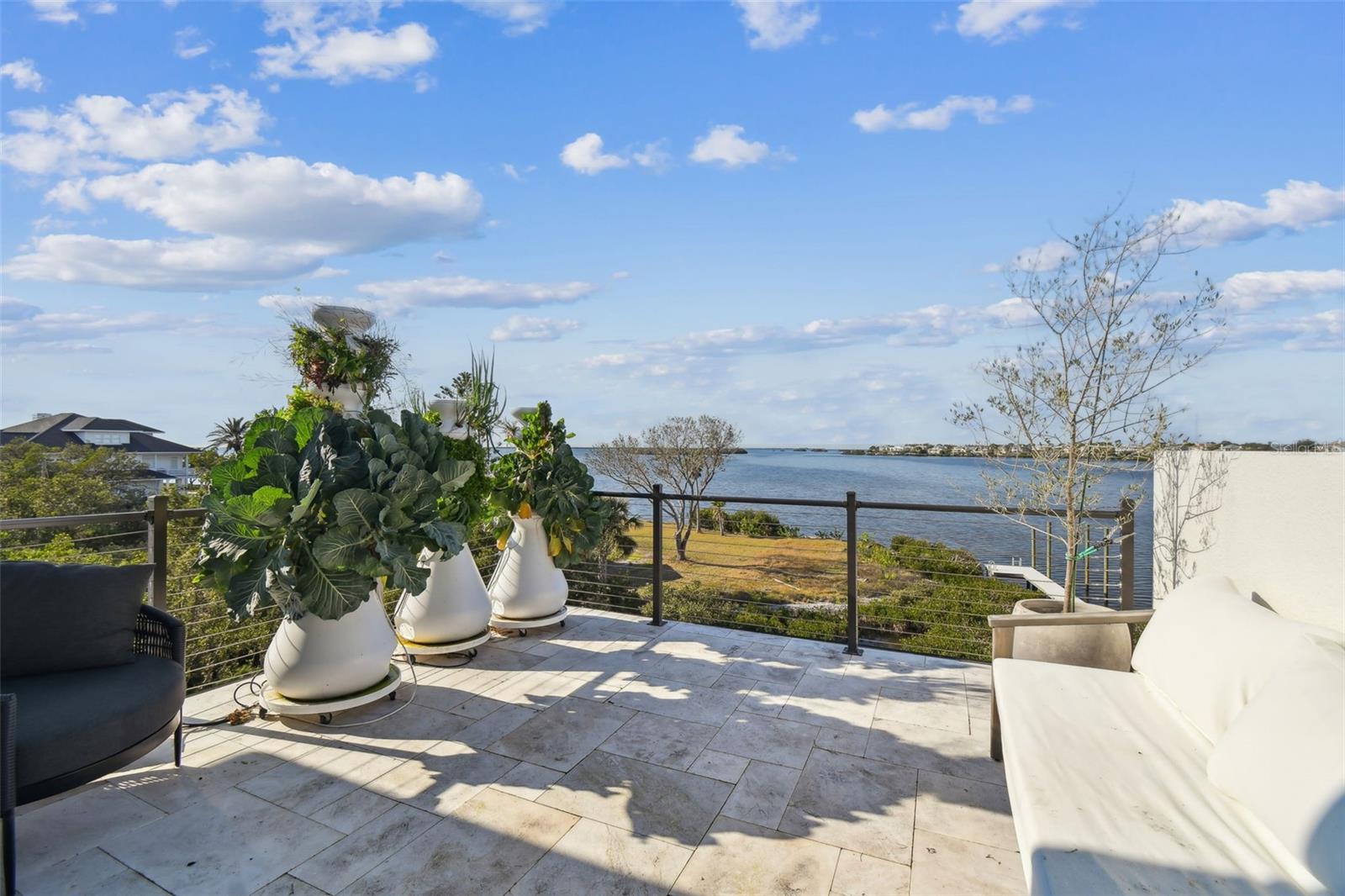 SEA BREEZE ISLAND - Residential