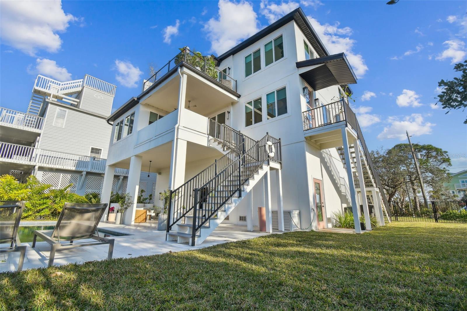 SEA BREEZE ISLAND - Residential