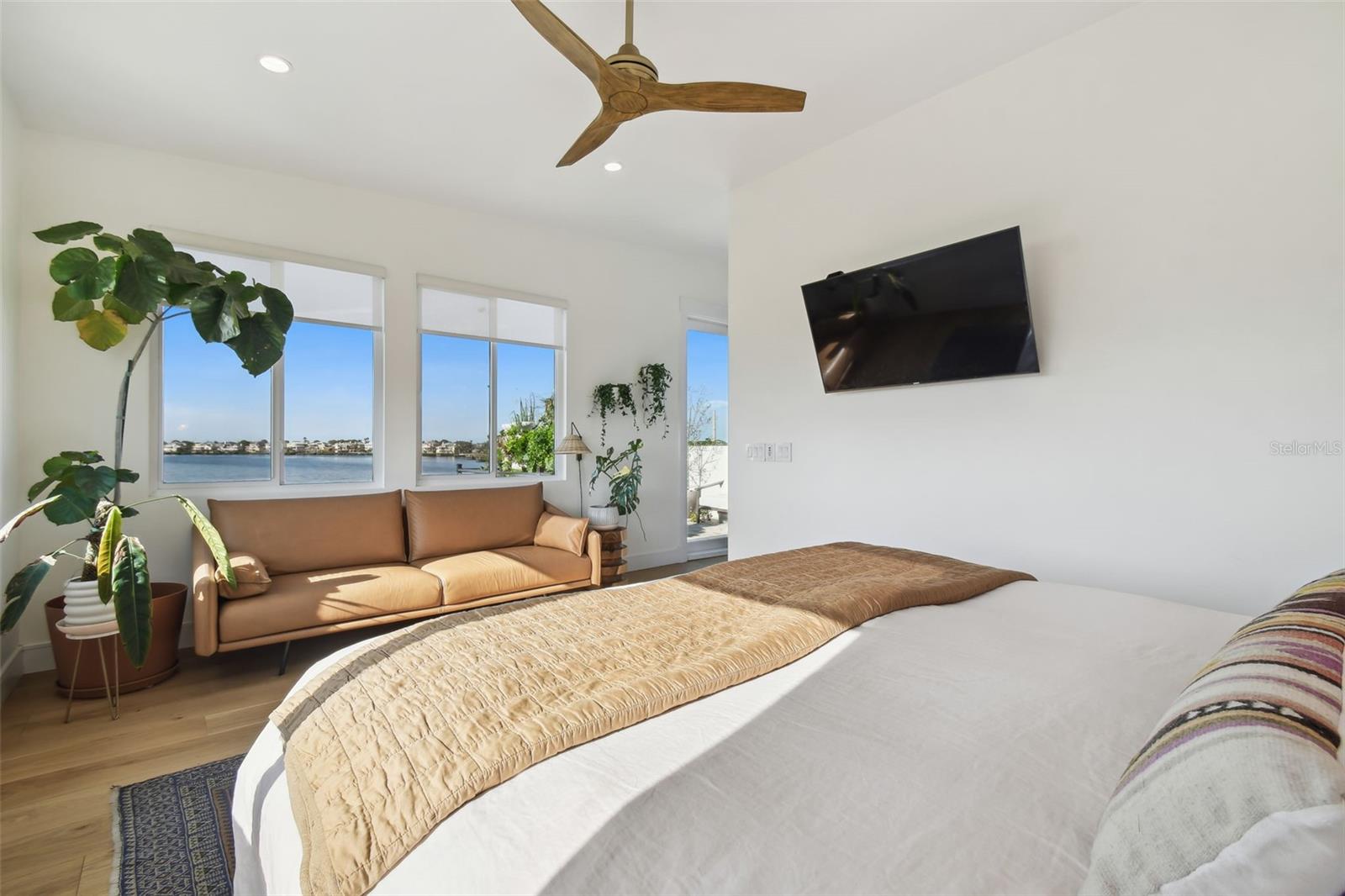 SEA BREEZE ISLAND - Residential