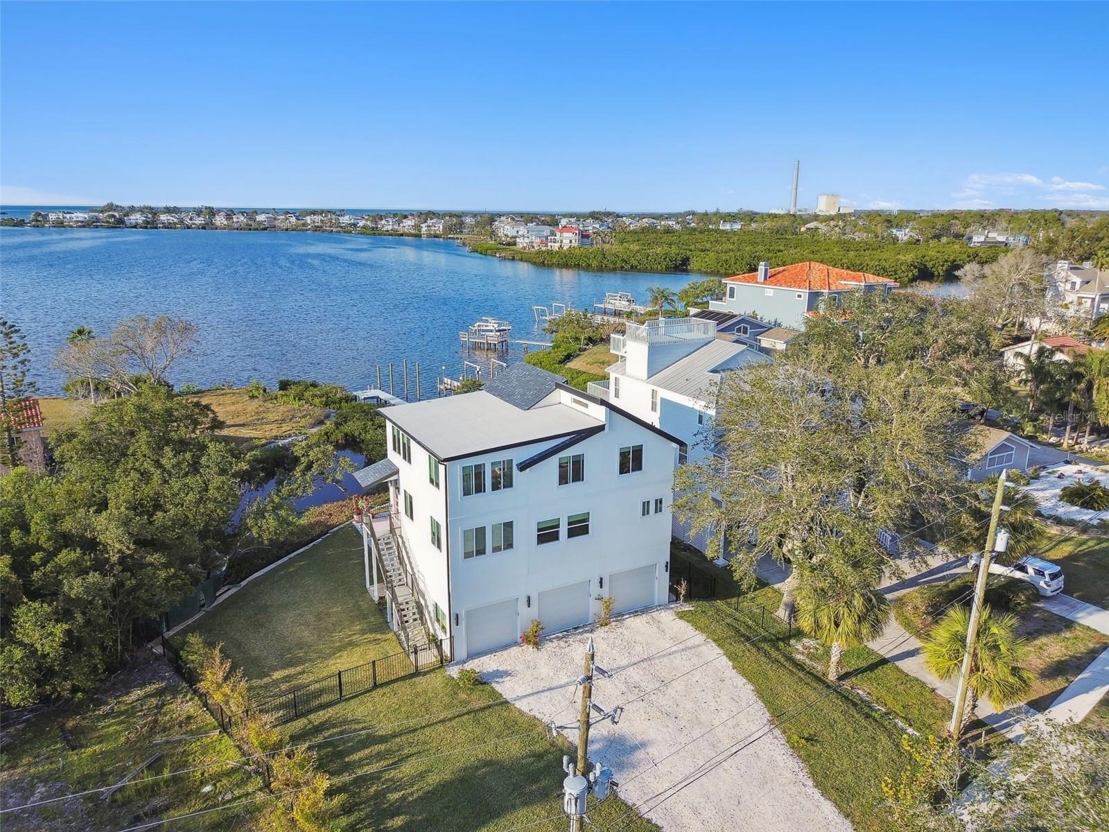 SEA BREEZE ISLAND - Residential