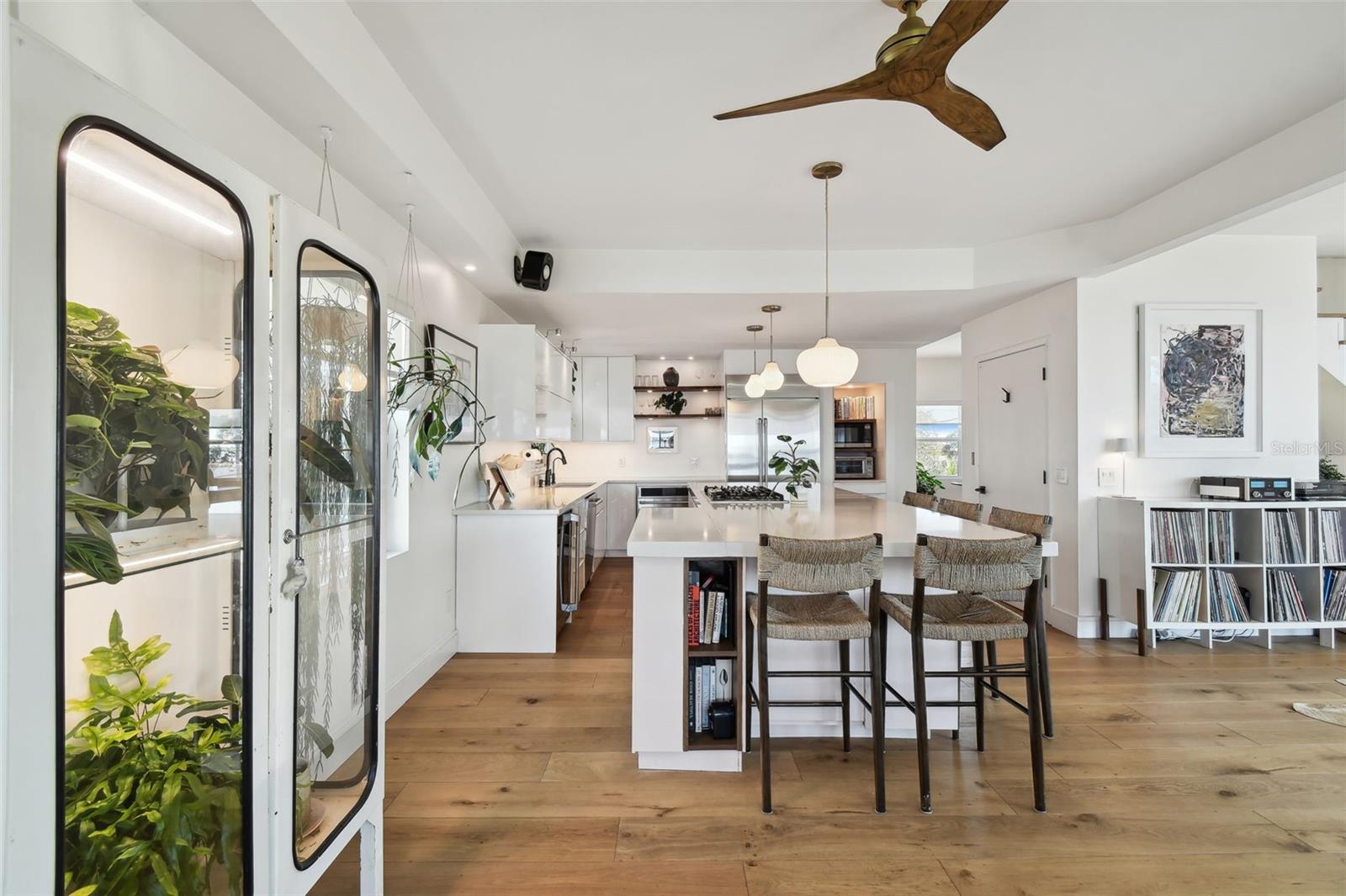 SEA BREEZE ISLAND - Residential