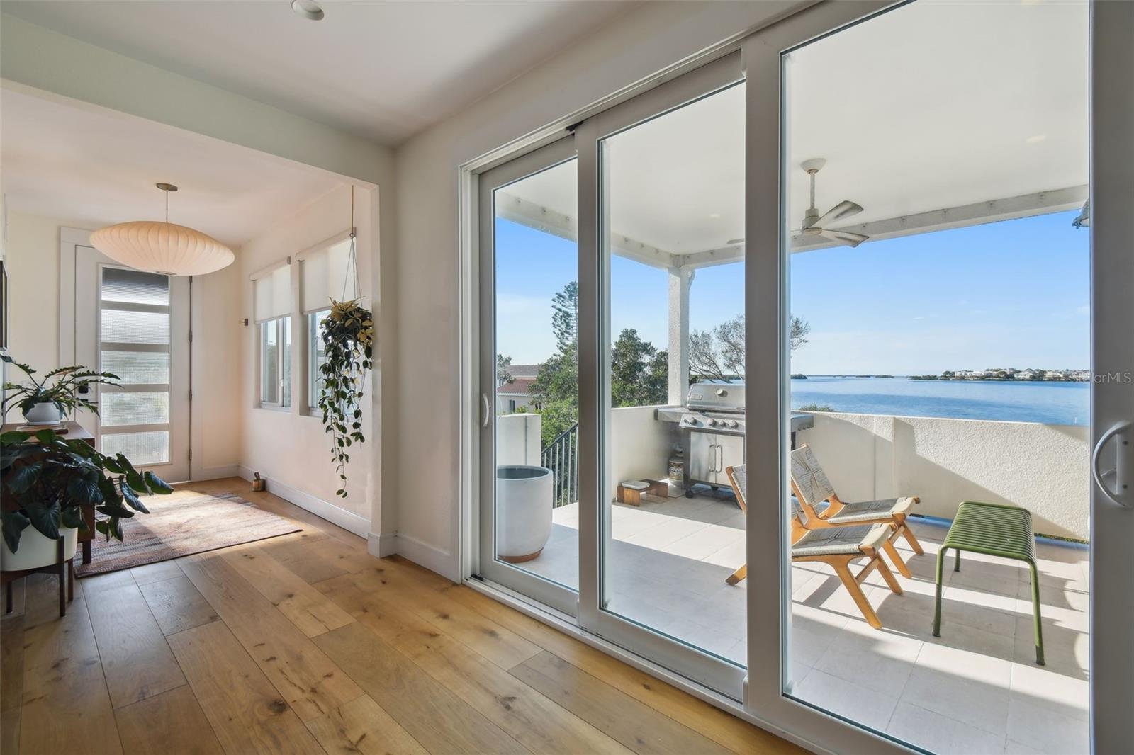 SEA BREEZE ISLAND - Residential