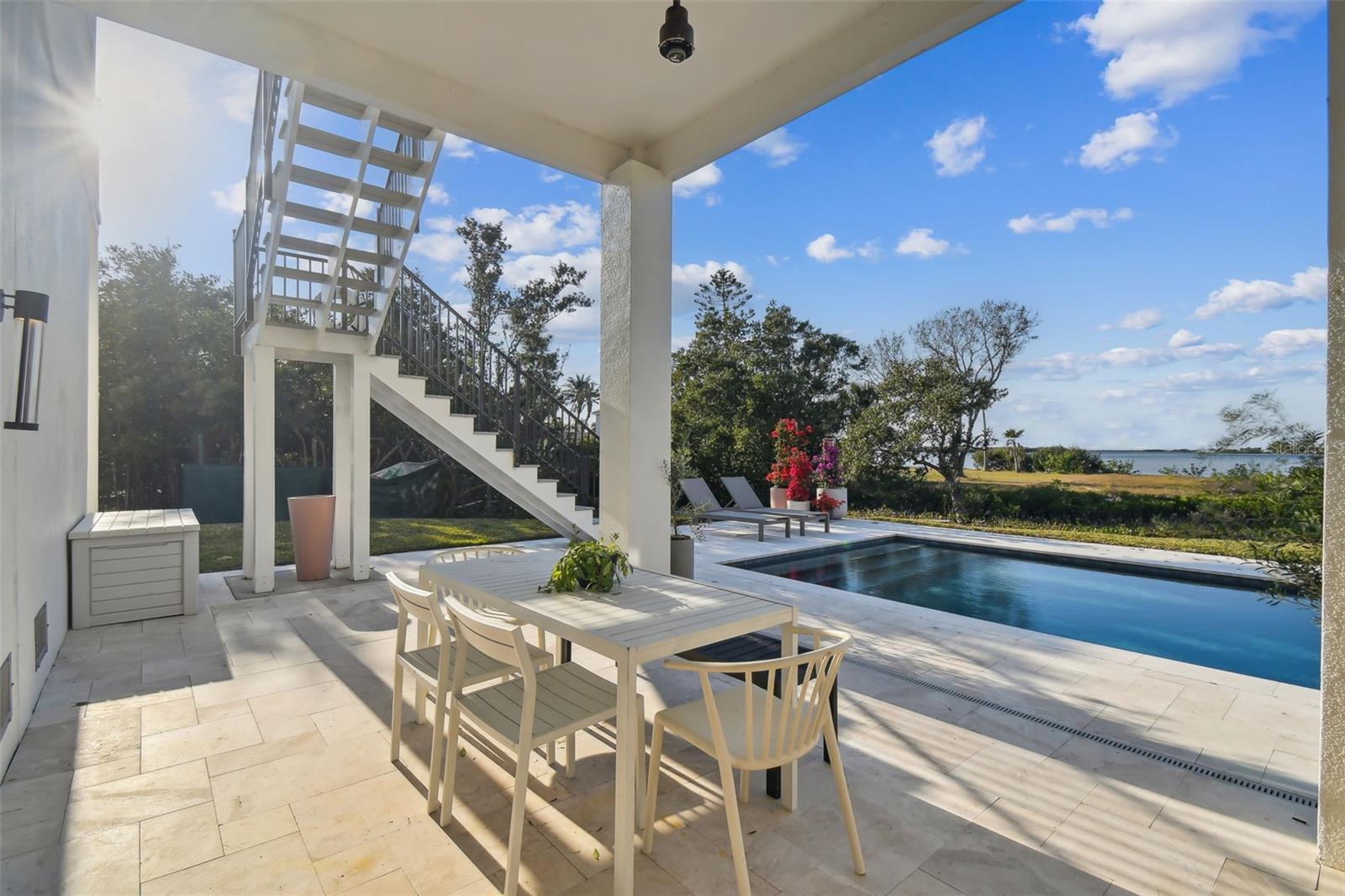 SEA BREEZE ISLAND - Residential