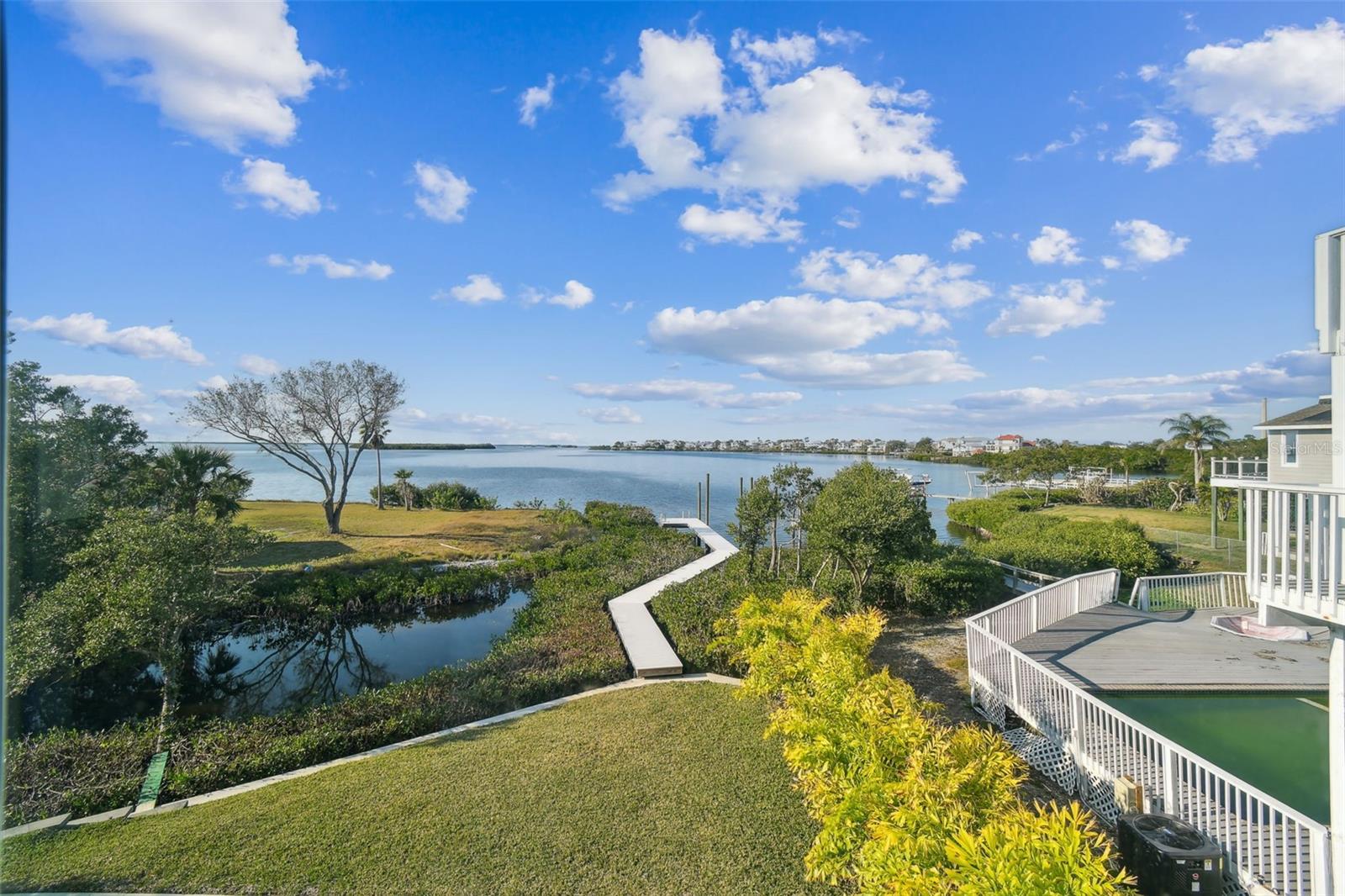SEA BREEZE ISLAND - Residential