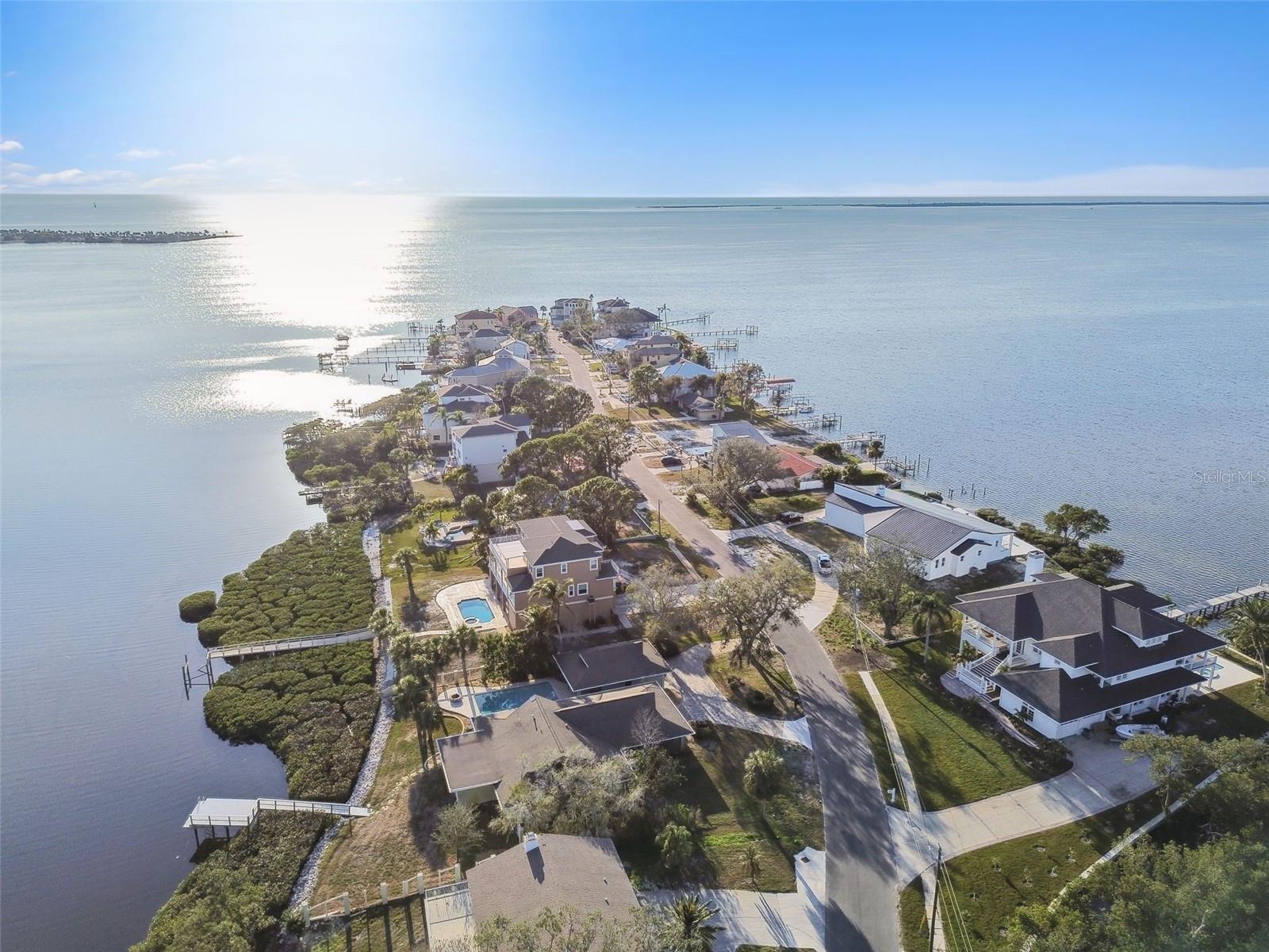 SEA BREEZE ISLAND - Residential