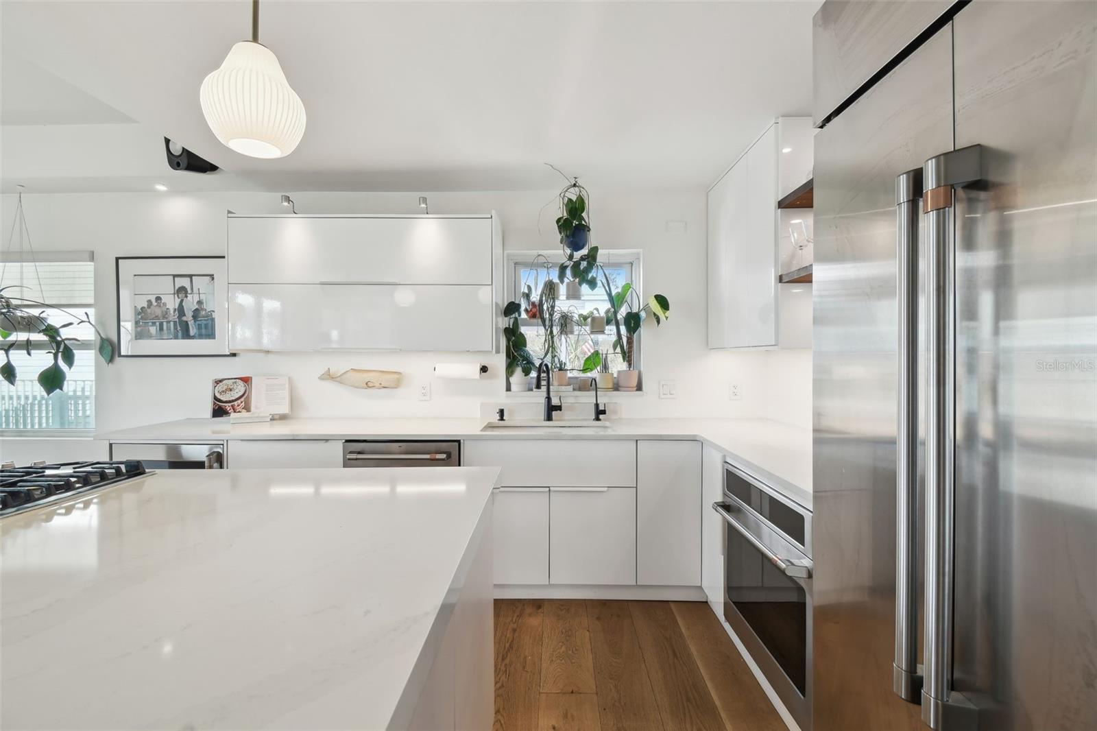 SEA BREEZE ISLAND - Residential