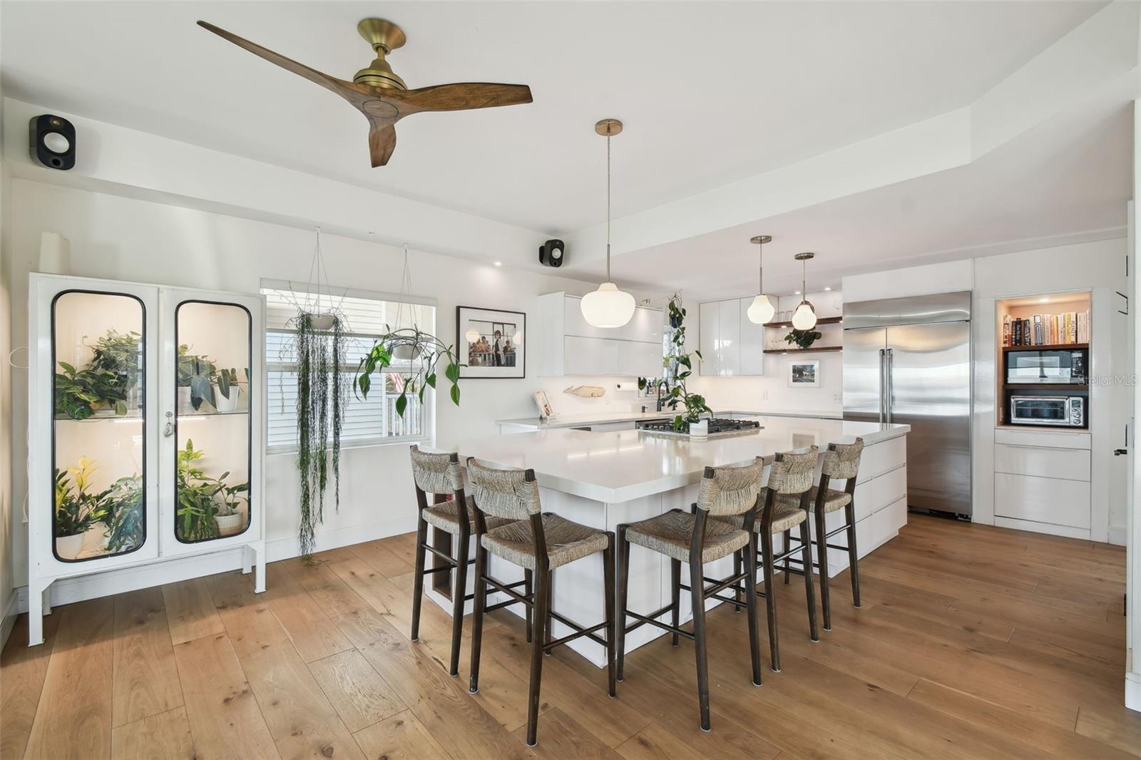 SEA BREEZE ISLAND - Residential
