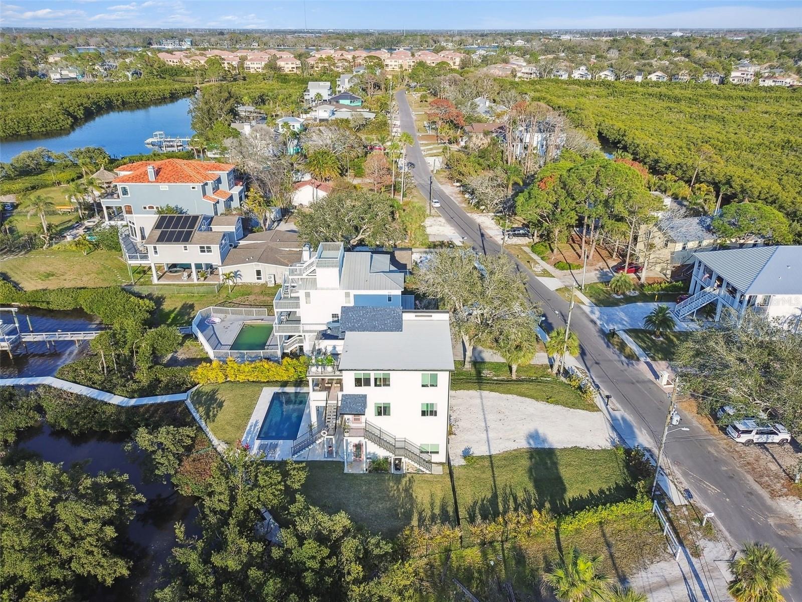 SEA BREEZE ISLAND - Residential