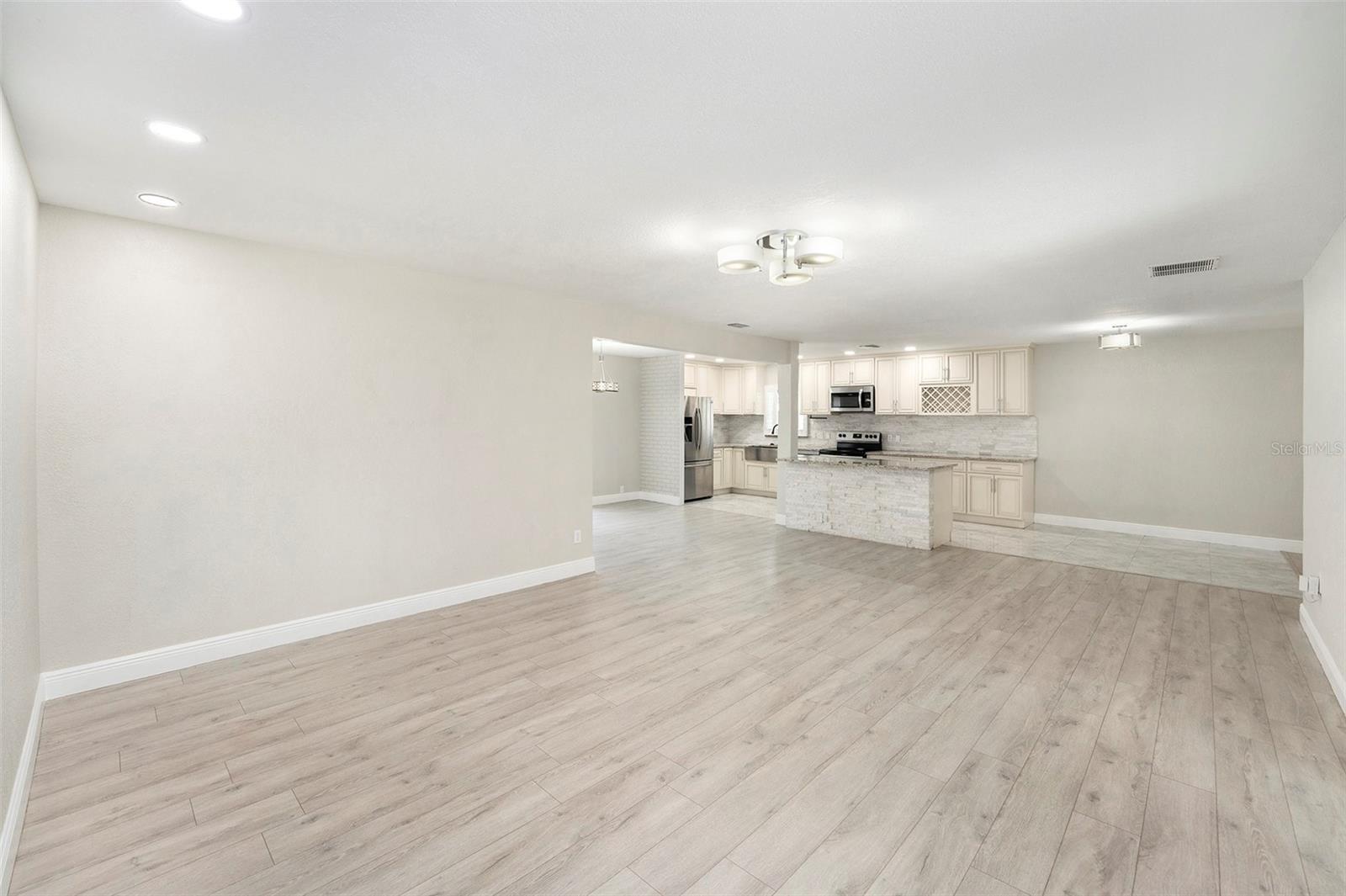 1316 DOROTHY DRIVE