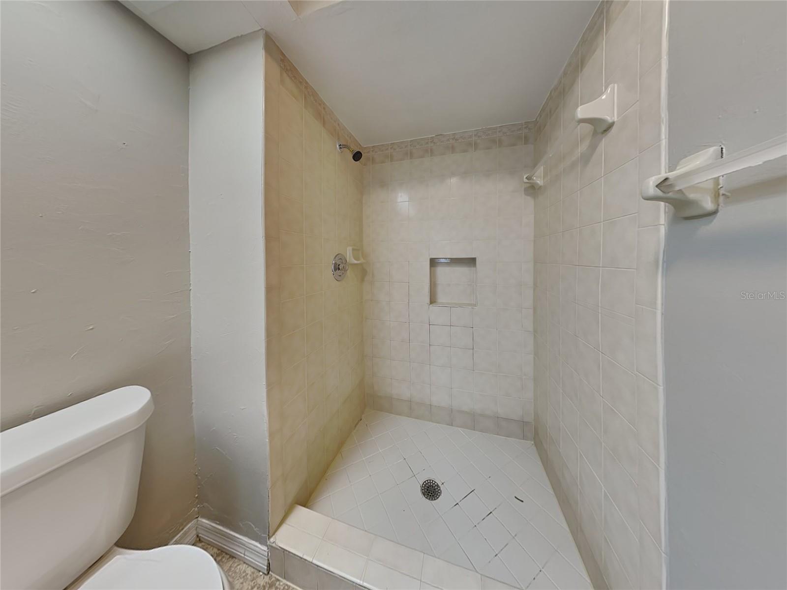 FLORIDA OAKS FIRST ADD - Residential Lease