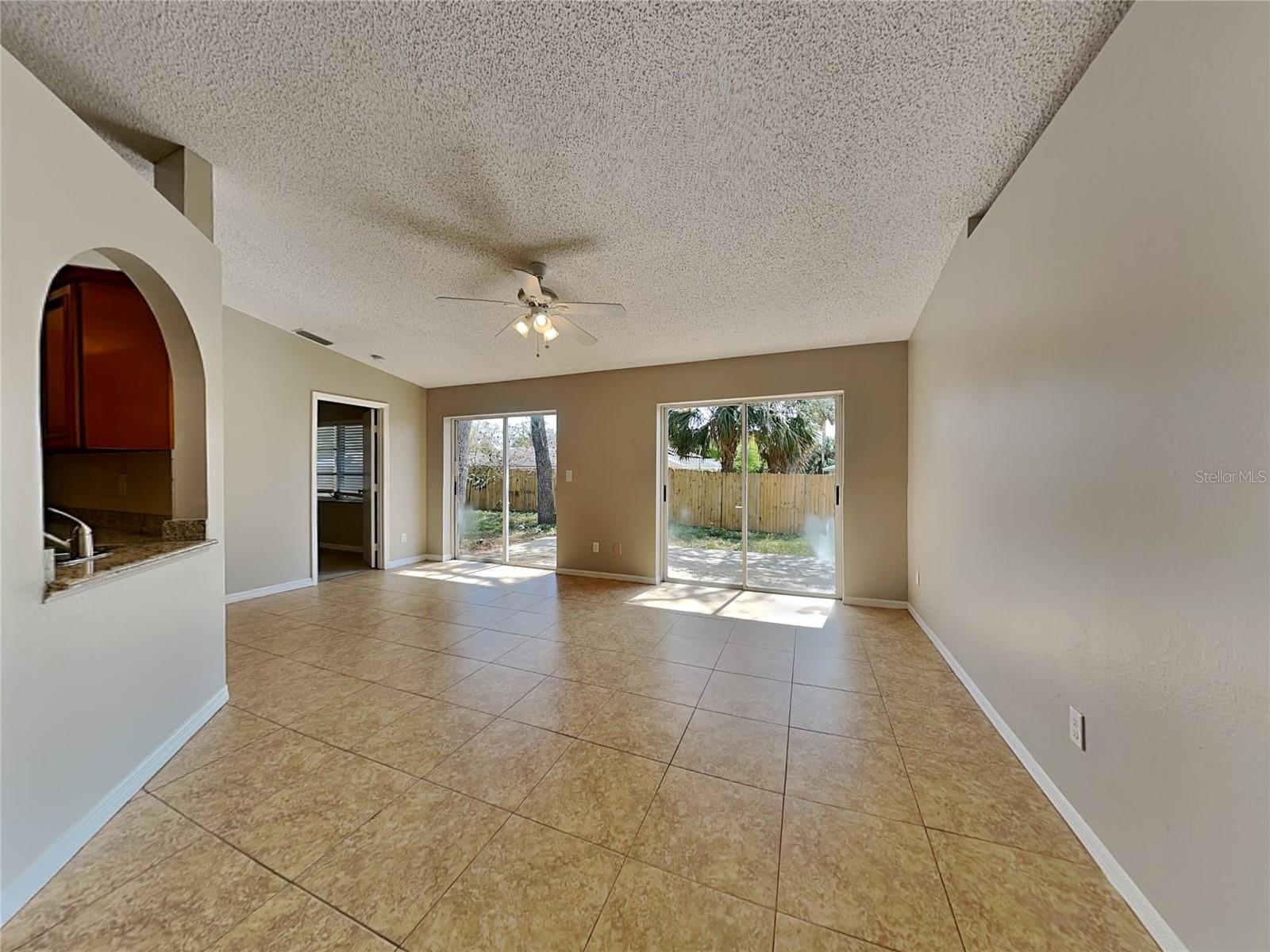 FLORIDA OAKS FIRST ADD - Residential Lease