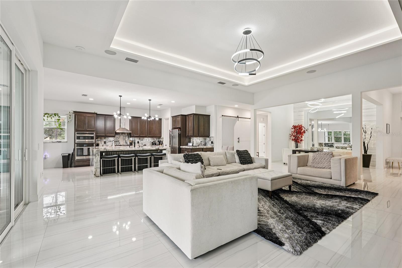 LAKEHOUSE COVE/WATERSIDE PH 1 - Residential