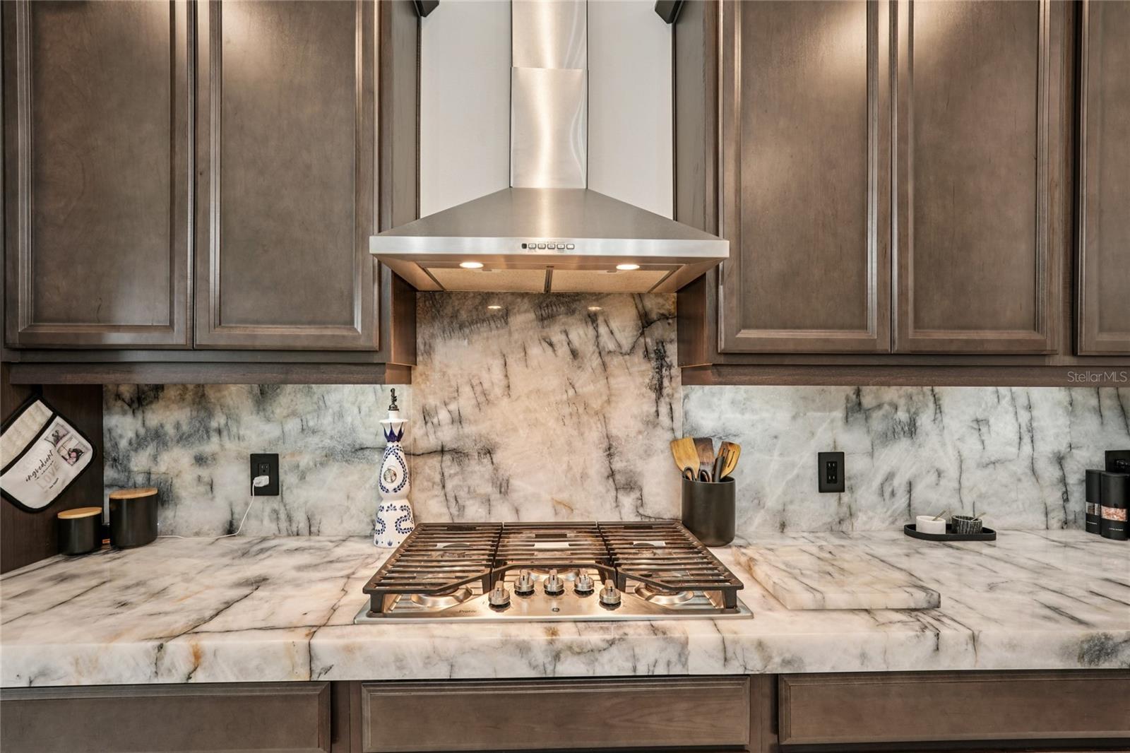 LAKEHOUSE COVE/WATERSIDE PH 1 - Residential