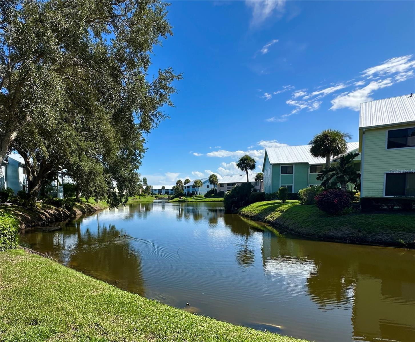 PELICAN POINTE OF SEBASTIAN V - Residential
