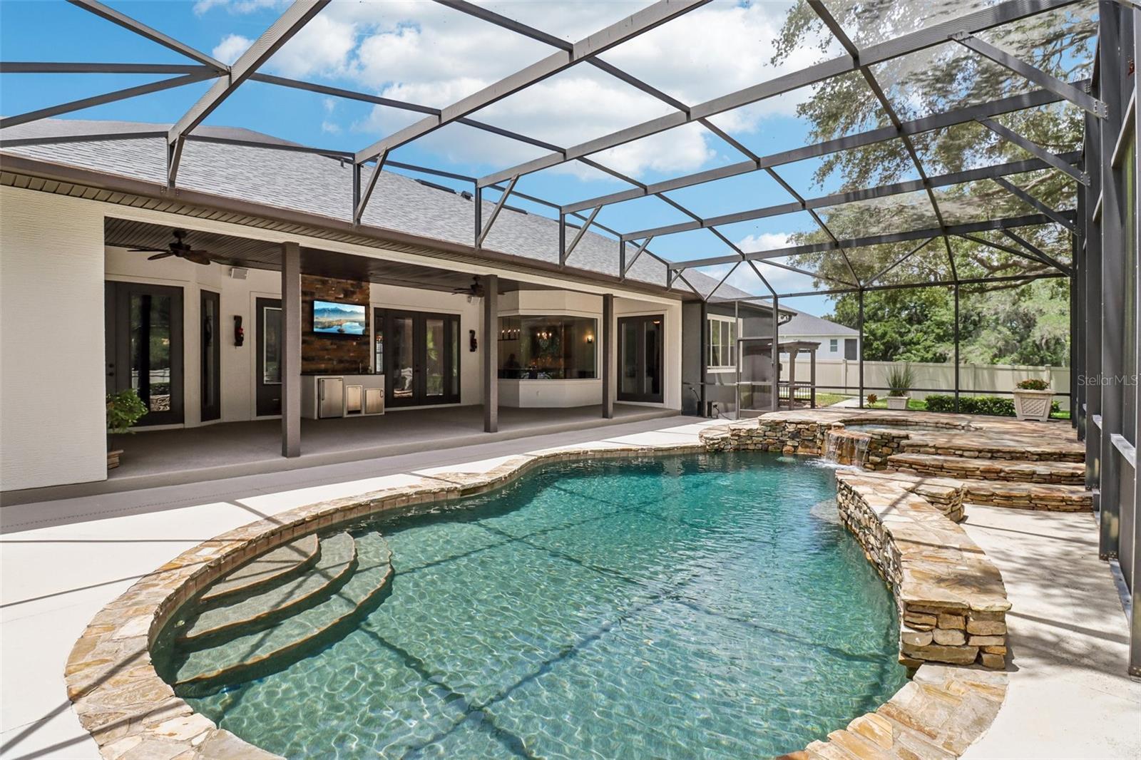 SILVER LAKE MEADOWS SUB - Residential