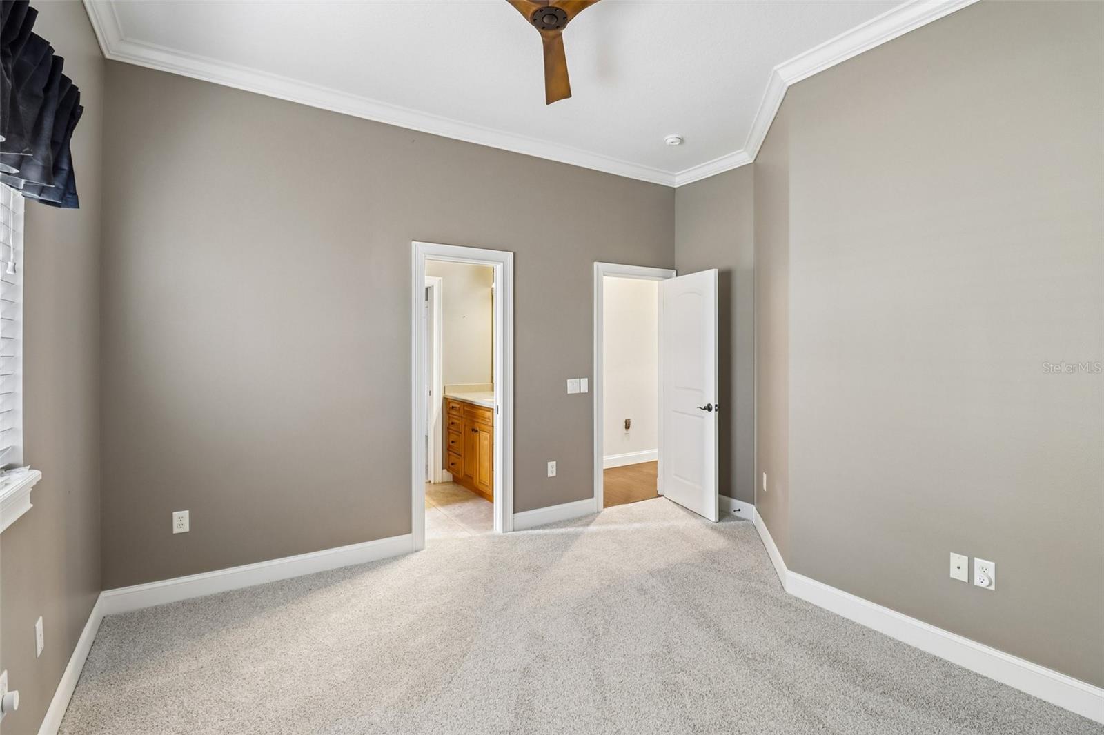 SILVER LAKE MEADOWS SUB - Residential