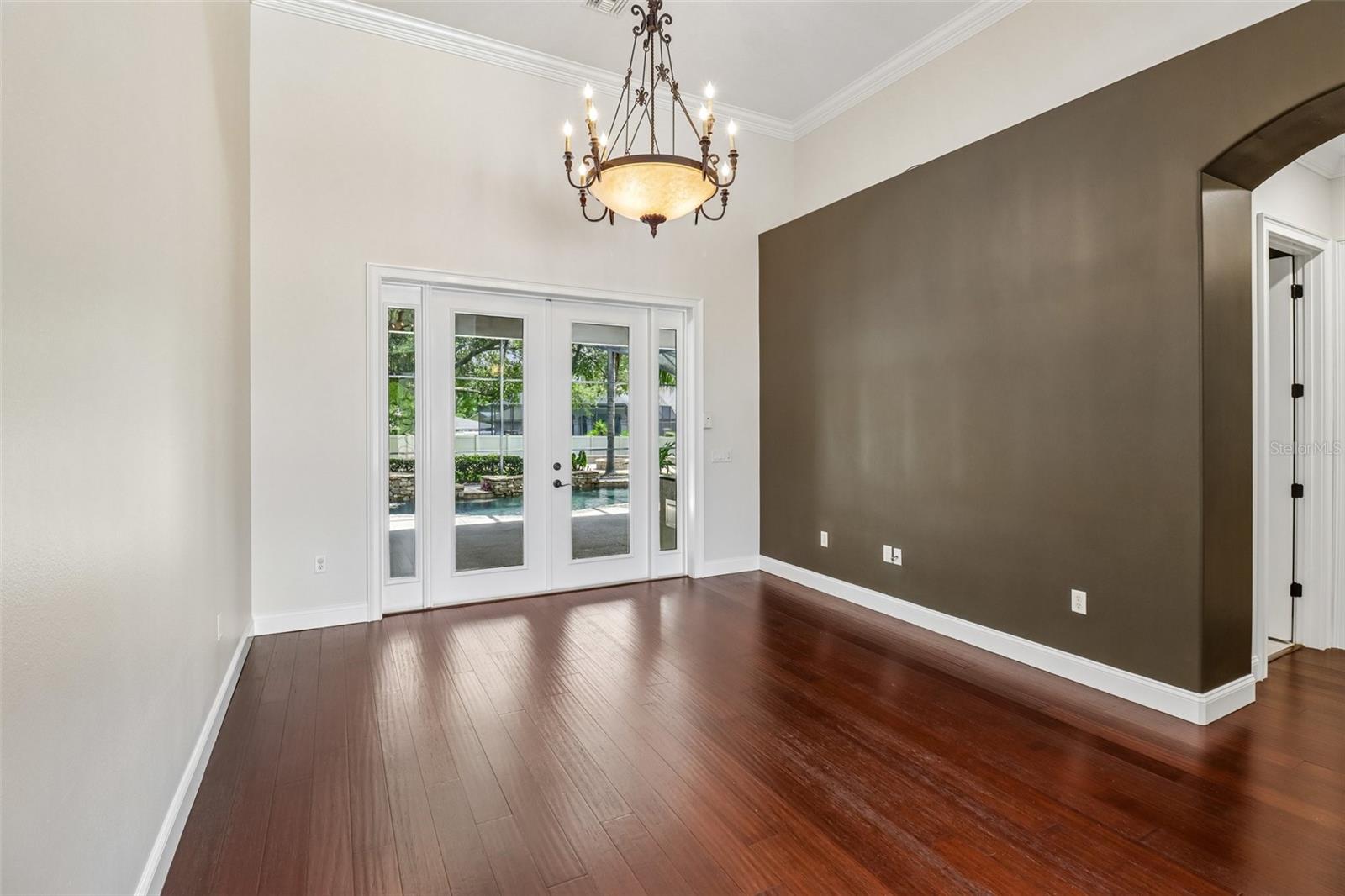 SILVER LAKE MEADOWS SUB - Residential