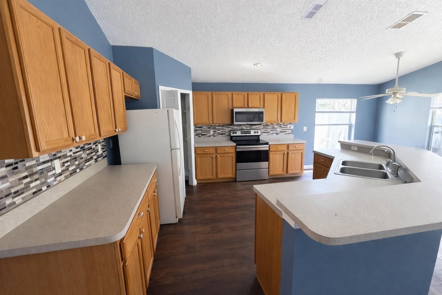 ESTATES LAKE ST CHARLES - Residential