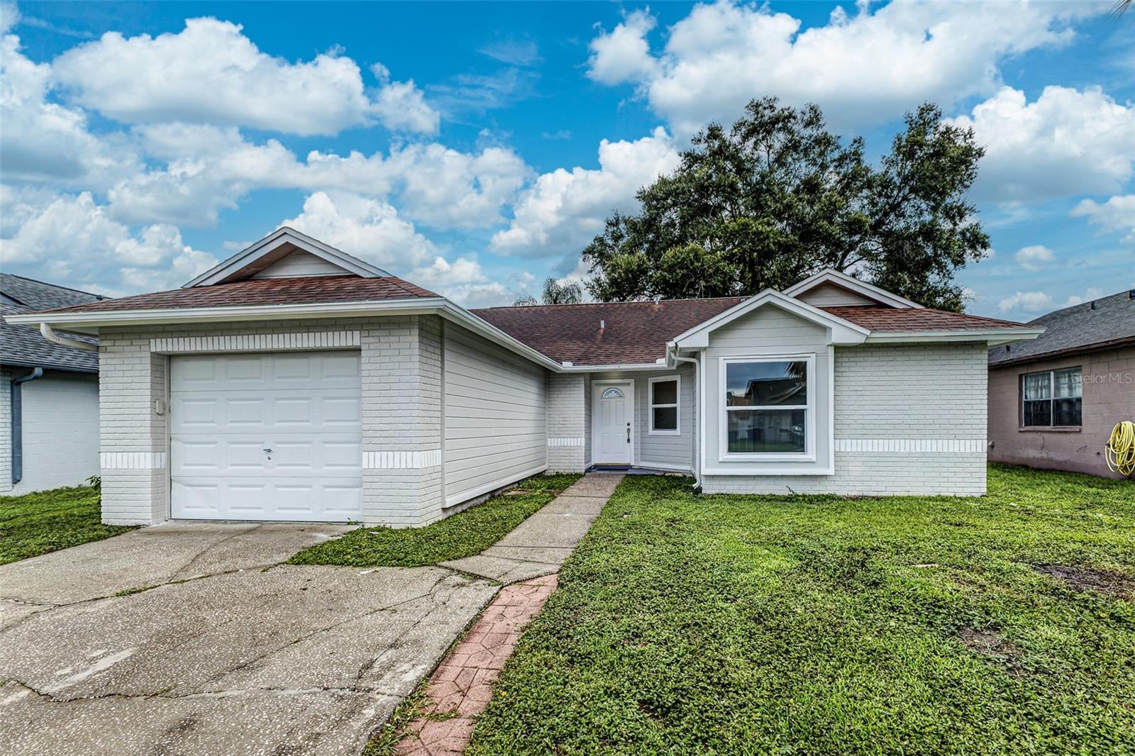 Move-In Ready & Priced to Sell!
Located in the highly sought-after Hampton Park community, this 3-bedroom, 2-bathroom home with a 1-car garage sits on one of the largest lots in the subdivision—offering both privacy and room to grow!
Step inside to discover a home that’s been freshly painted and thoughtfully updated throughout. The kitchen features brand-new appliances, perfect for home chefs and everyday convenience. The open-concept living space flows beautifully into a large screened-in patio, ideal for entertaining or enjoying Florida evenings in comfort.
Bonus Value: The sale price includes a brand-new roof installation as well as a home warranty, offering peace of mind and long-term value to the next owner!
Enjoy the benefits of a move-in ready home in a prime Tampa location—minutes from shopping, dining, and major commuter routes.